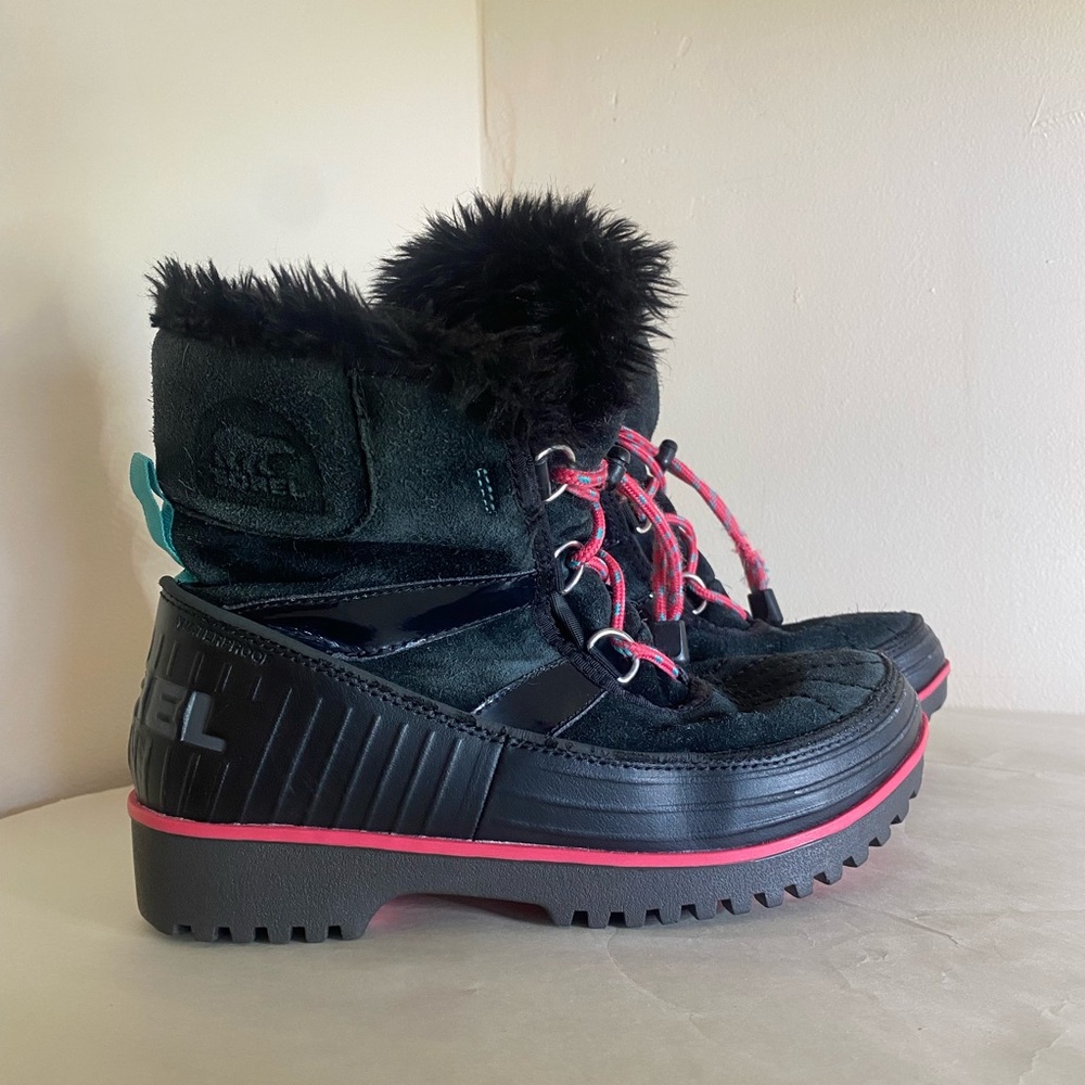 Sorel Girls Tivoli 11 snow boots size 4 kids black / pink